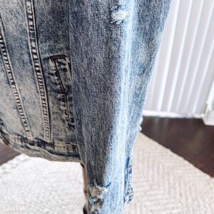 KUT NWOT distressed denim jacket M